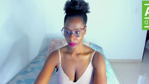 Snapshot of ginger_smil chatting on 07/12/26, 03:25 Diana online show from 07/12/26, 03:25