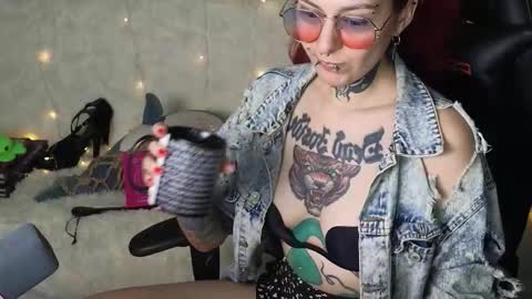 Ginger online show from 10/14/25, 07:03