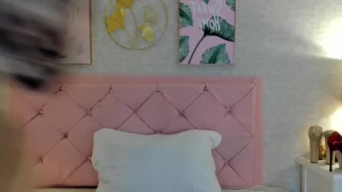 Snapshot of ginger_violetta chatting on 01/14/25, 07:43 Ginger online show from 01/14/25, 07:43