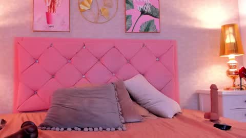 Snapshot of ginger_violetta chatting on 02/09/25, 10:54 Ginger online show from 02/09/25, 10:54