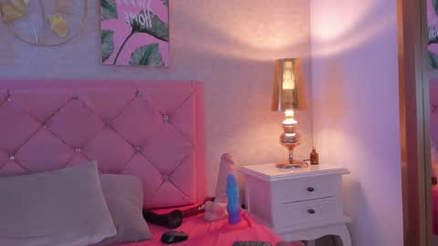 Snapshot of ginger_violetta chatting on 03/05/25, 10:54 Ginger online show from 03/05/25, 10:54