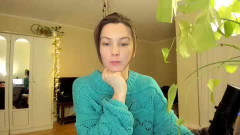 Snapshot of gingerbread__house chatting on 10/23/25, 02:16 Vasilisa online show from 10/23/25, 02:16