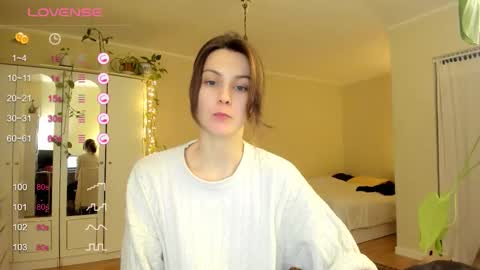 Snapshot of gingerbread__house chatting on 12/04/25, 05:21 Vasilisa online show from 12/04/25, 05:21