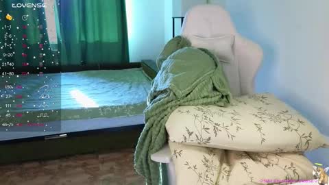 Snapshot of gingercute17 chatting on 03/17/26, 05:22 gingercute17 online show from 03/17/26, 05:22