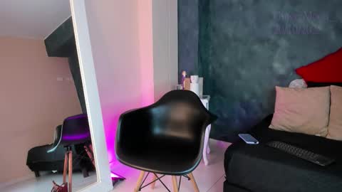 Snapshot of gingermoon_ chatting on 10/20/25, 07:14 Ginger online show from 10/20/25, 07:14