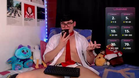 Snapshot of gingertwink_n chatting on 02/15/25, 12:59 Josh Mills online show from 02/15/25, 12:59