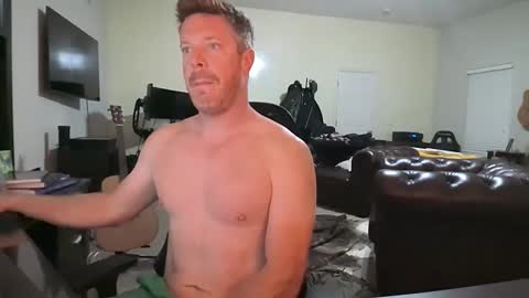 Snapshot of gingerzaddy chatting on 10/14/25, 10:27 gingerzaddy online show from 10/14/25, 10:27