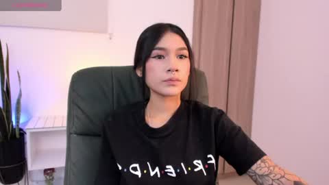 Snapshot of ginnaaaa_ chatting on 06/30/26, 11:17 Ginnaa online show from 06/30/26, 11:17