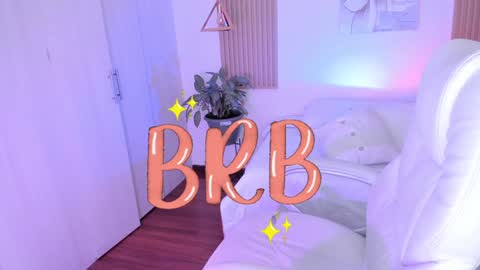 Snapshot of ginnywett chatting on 01/17/25, 05:41 Kendall online show from 01/17/25, 05:41