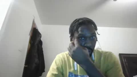 Snapshot of gino_crazy87 chatting on 01/21/25, 04:10 gino_crazy87 online show from 01/21/25, 04:10