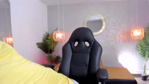 Snapshot of gio_carangi chatting on 06/18/26, 02:23 Gio Carangi online show from 06/18/26, 02:23