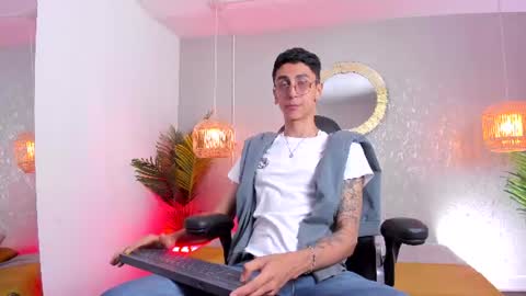Snapshot of gio_carangi chatting on 06/24/26, 03:16 Gio Carangi online show from 06/24/26, 03:16