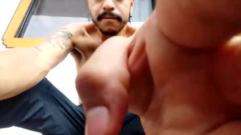 Snapshot of gio_lorenz chatting on 10/13/25, 02:06 gio_lorenz online show from 10/13/25, 02:06