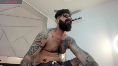 Snapshot of gio_lorenz chatting on 11/25/25, 01:11 gio_lorenz online show from 11/25/25, 01:11