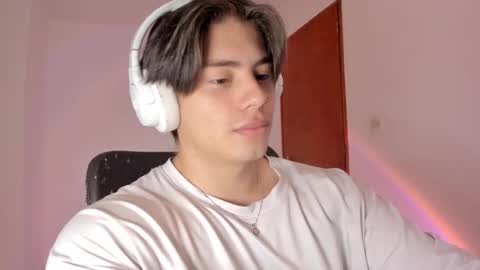 Snapshot of gio_russo chatting on 03/26/26, 04:45 GioRusso online show from 03/26/26, 04:45