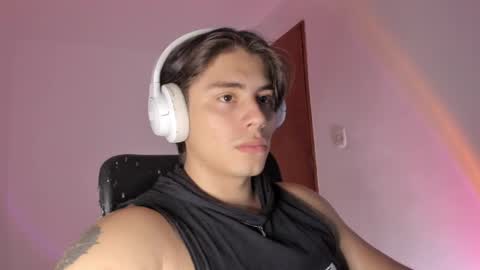 Snapshot of gio_russo chatting on 04/06/26, 12:52 GioRusso online show from 04/06/26, 12:52