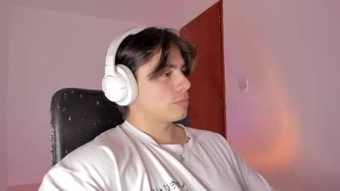 Snapshot of gio_russo chatting on 04/06/26, 06:31 GioRusso online show from 04/06/26, 06:31