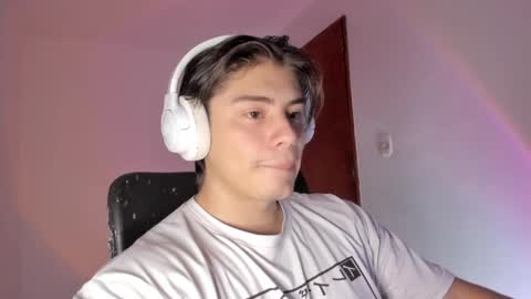 Snapshot of gio_russo chatting on 04/11/26, 01:43 GioRusso online show from 04/11/26, 01:43