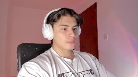 Snapshot of gio_russo chatting on 04/16/26, 05:25 GioRusso online show from 04/16/26, 05:25