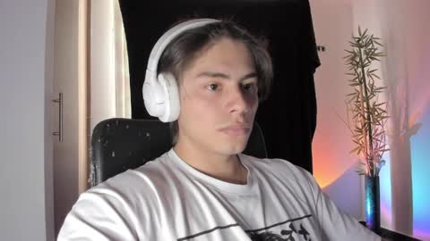 Snapshot of gio_russo chatting on 04/25/26, 07:55 GioRusso online show from 04/25/26, 07:55