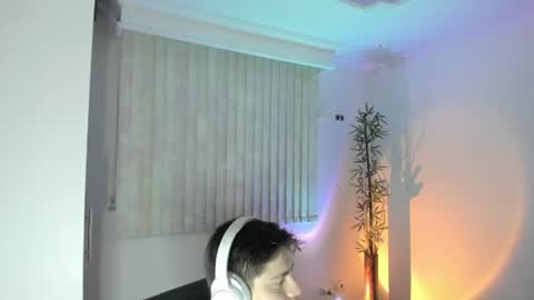 Snapshot of gio_russo chatting on 06/27/26, 03:11 GioRusso online show from 06/27/26, 03:11