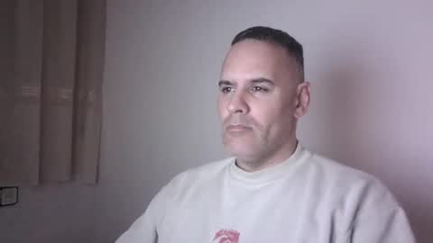 Snapshot of gioshadow chatting on 12/08/24, 06:39 gioshadow online show from 12/08/24, 06:39