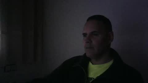 Snapshot of gioshadow chatting on 12/15/24, 04:04 gioshadow online show from 12/15/24, 04:04