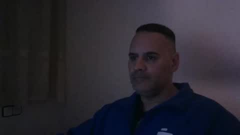 Snapshot of gioshadow chatting on 12/21/24, 08:21 gioshadow online show from 12/21/24, 08:21