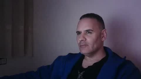 Snapshot of gioshadow chatting on 01/10/25, 08:37 gioshadow online show from 01/10/25, 08:37