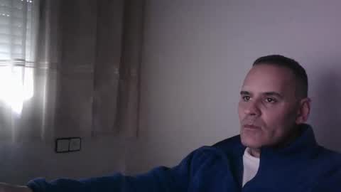 Snapshot of gioshadow chatting on 01/17/25, 04:04 gioshadow online show from 01/17/25, 04:04