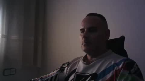 Snapshot of gioshadow chatting on 10/12/25, 12:37 gioshadow online show from 10/12/25, 12:37