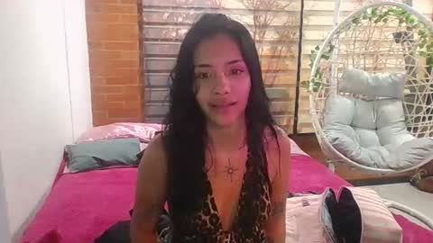 Snapshot of giovanna_oliveria chatting on 12/14/25, 03:01 giovanna_oliveria online show from 12/14/25, 03:01