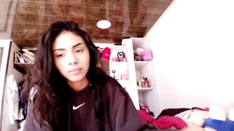 giovanna_oliveria online show from 02/25/26, 02:27