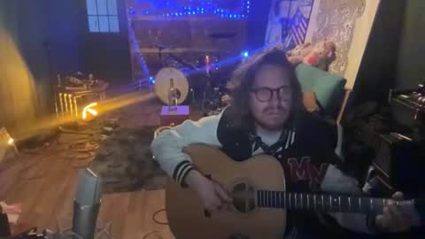 Snapshot of gipsymoonrise chatting on 04/25/26, 12:30 Gypsy Unicorn online show from 04/25/26, 12:30