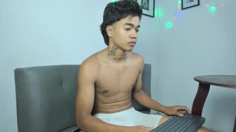 Snapshot of giraldo_giraldo chatting on 09/22/25, 09:00 Giraldo online show from 09/22/25, 09:00