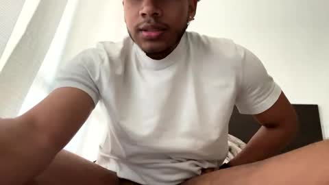 Snapshot of giraldosan320 chatting on 11/14/25, 12:04 giraldosan320 online show from 11/14/25, 12:04