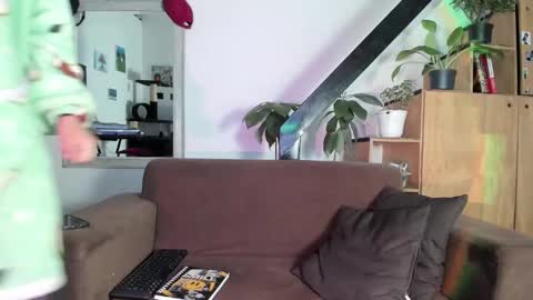 girasol1921 online show from 01/23/25, 10:11