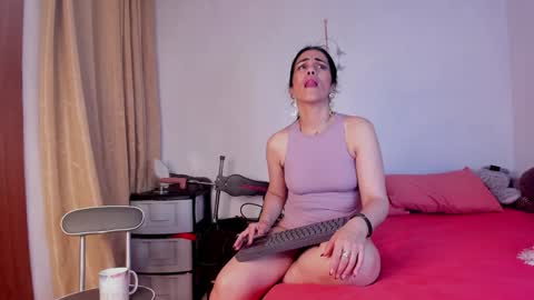 Girasol Walton online show from 02/08/25, 10:18