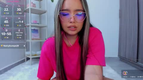 Snapshot of girl_alana chatting on 09/25/25, 04:21 Alana online show from 09/25/25, 04:21