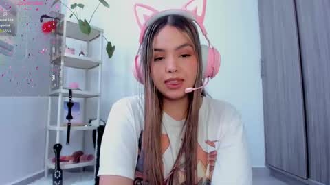 Snapshot of girl_alana chatting on 10/02/25, 03:41 Alana online show from 10/02/25, 03:41