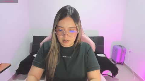 Snapshot of girl_alana chatting on 11/25/25, 09:59 Alana online show from 11/25/25, 09:59