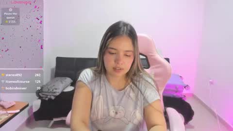 Snapshot of girl_alana chatting on 11/26/25, 10:05 Alana online show from 11/26/25, 10:05