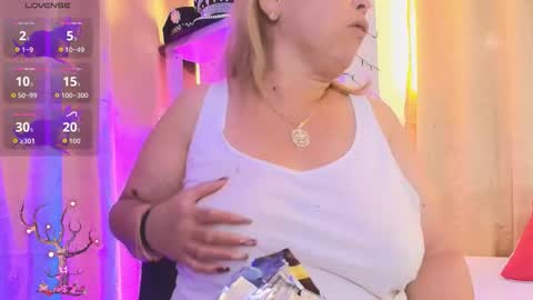 Girl Amada online show from 11/25/25, 08:53