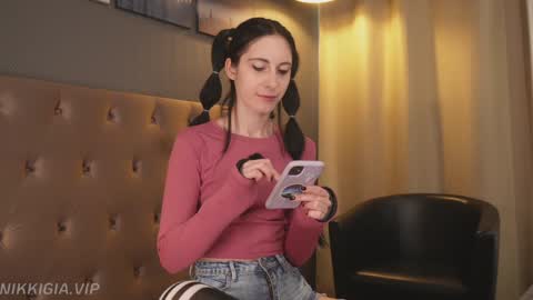 Nikki online show from 11/02/25, 02:30