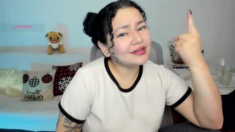 girl_inline online show from 12/01/25, 11:10