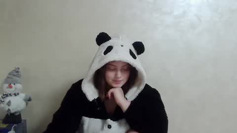 girl_leya online show from 12/15/24, 11:09