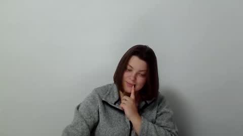 girl_leya online show from 11/28/25, 09:06