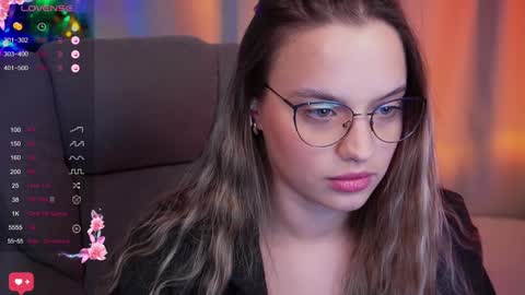 Snapshot of girl_peach_ chatting on 12/06/24, 08:07 Kate online show from 12/06/24, 08:07