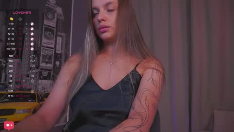 Snapshot of girl_peach_ chatting on 09/13/25, 06:29 Kate online show from 09/13/25, 06:29