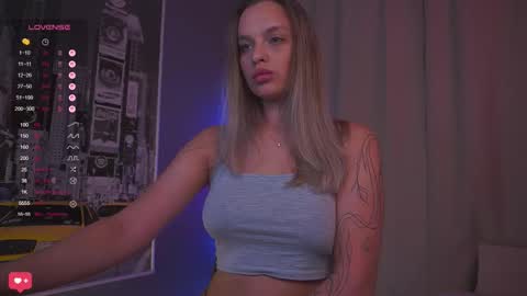 Snapshot of girl_peach_ chatting on 09/23/25, 06:11 Kate online show from 09/23/25, 06:11